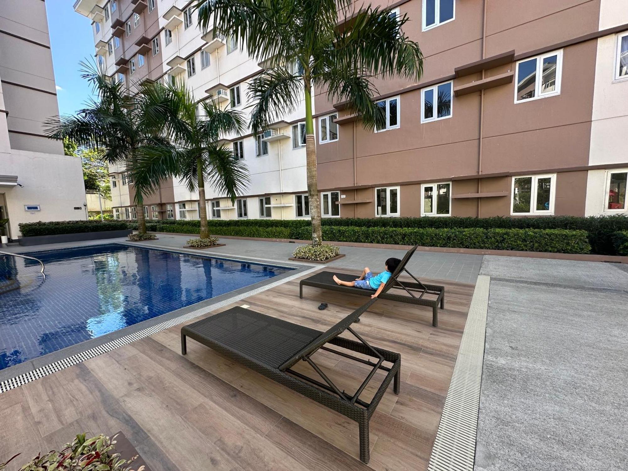 Starlight Suites Trece Martires Eksteriør bilde