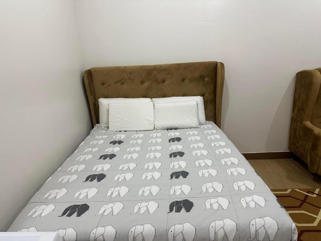 Starlight Suites Trece Martires Eksteriør bilde