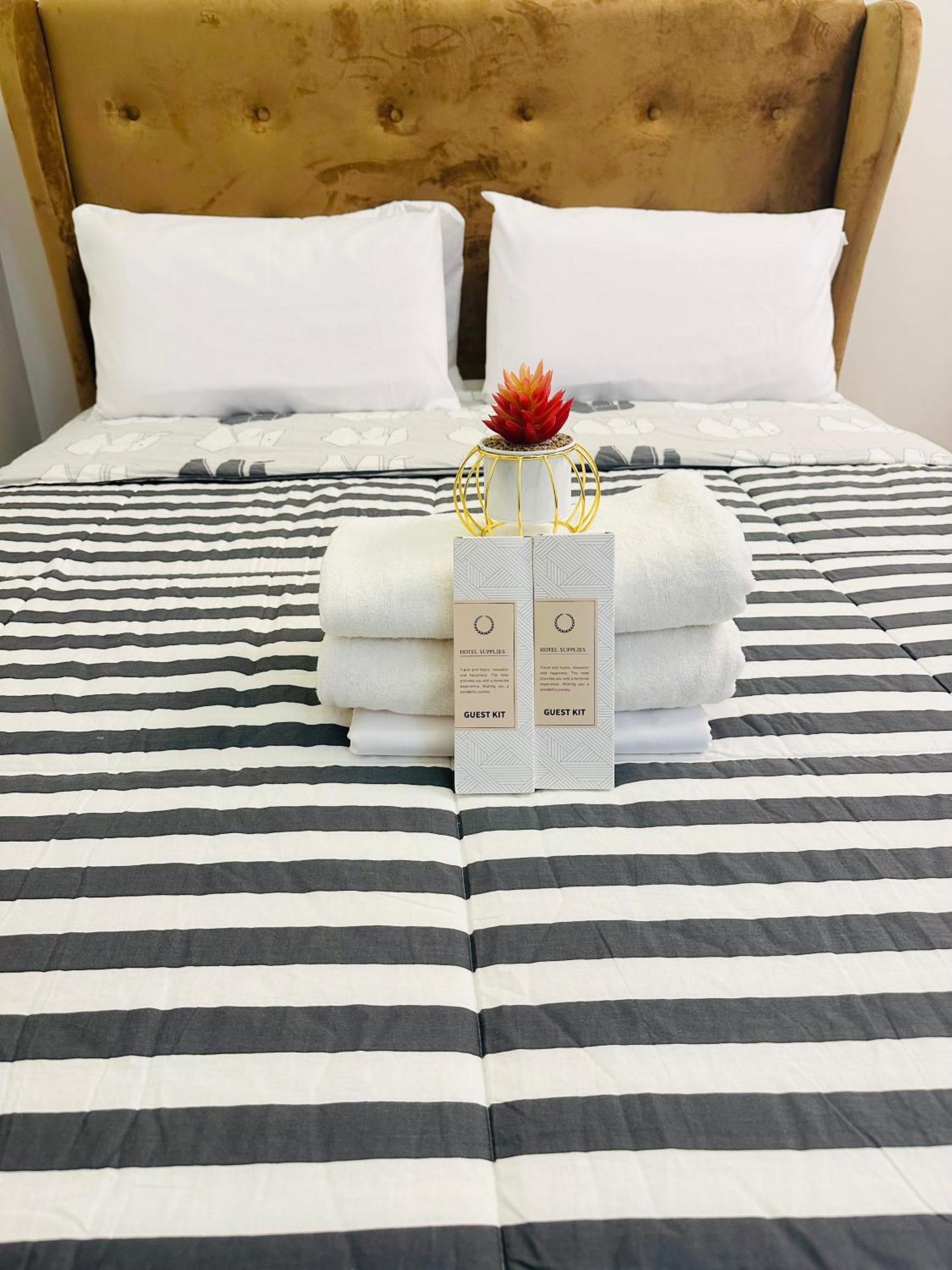 Starlight Suites Trece Martires Eksteriør bilde
