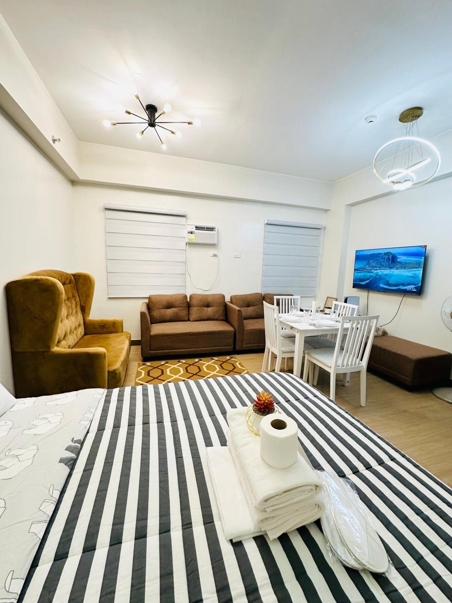Starlight Suites Trece Martires Eksteriør bilde