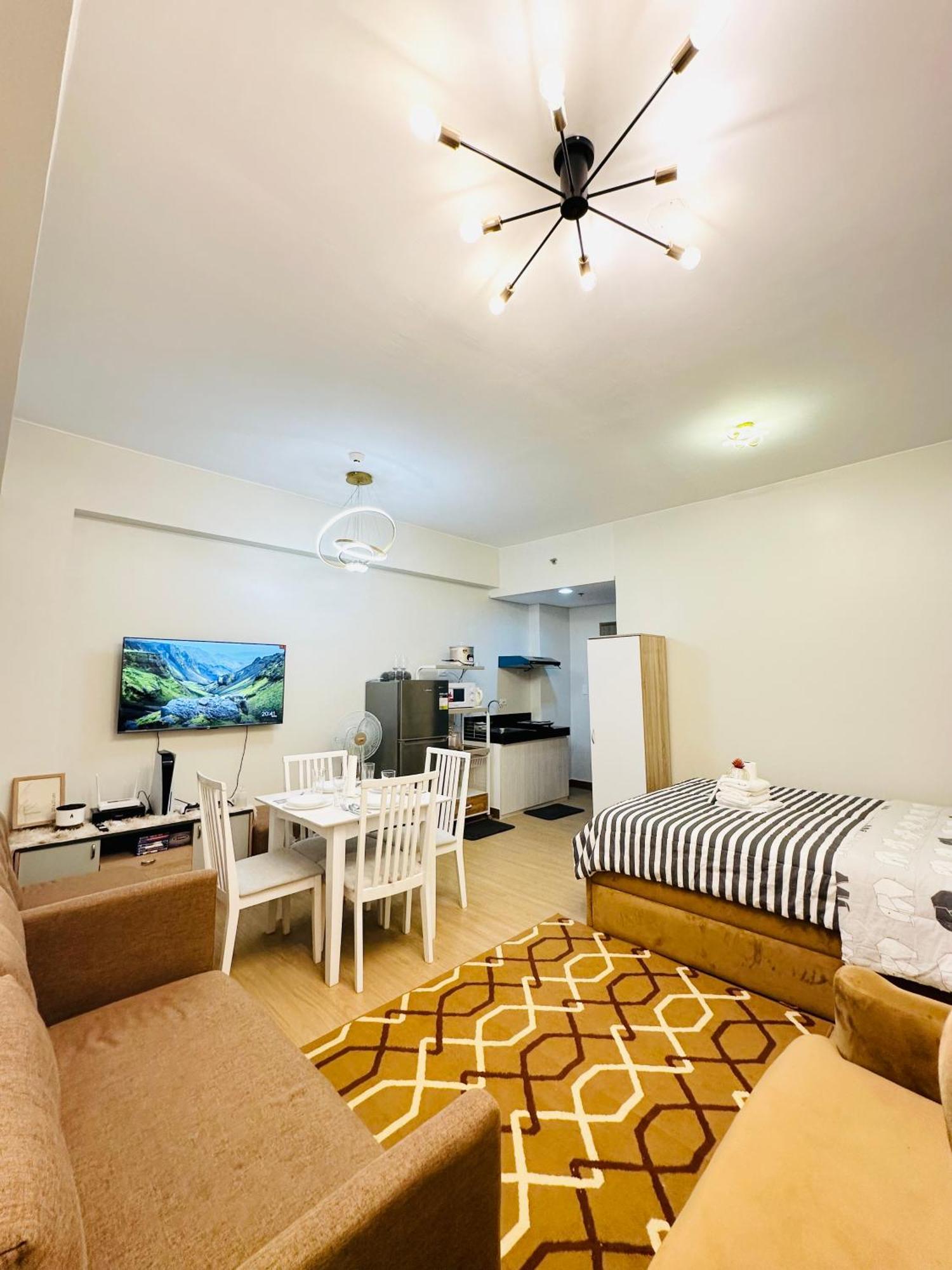Starlight Suites Trece Martires Eksteriør bilde