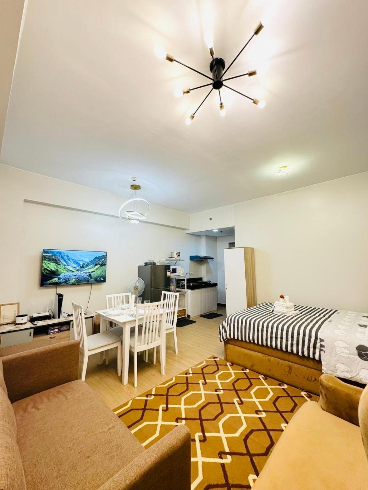 Starlight Suites Trece Martires Eksteriør bilde