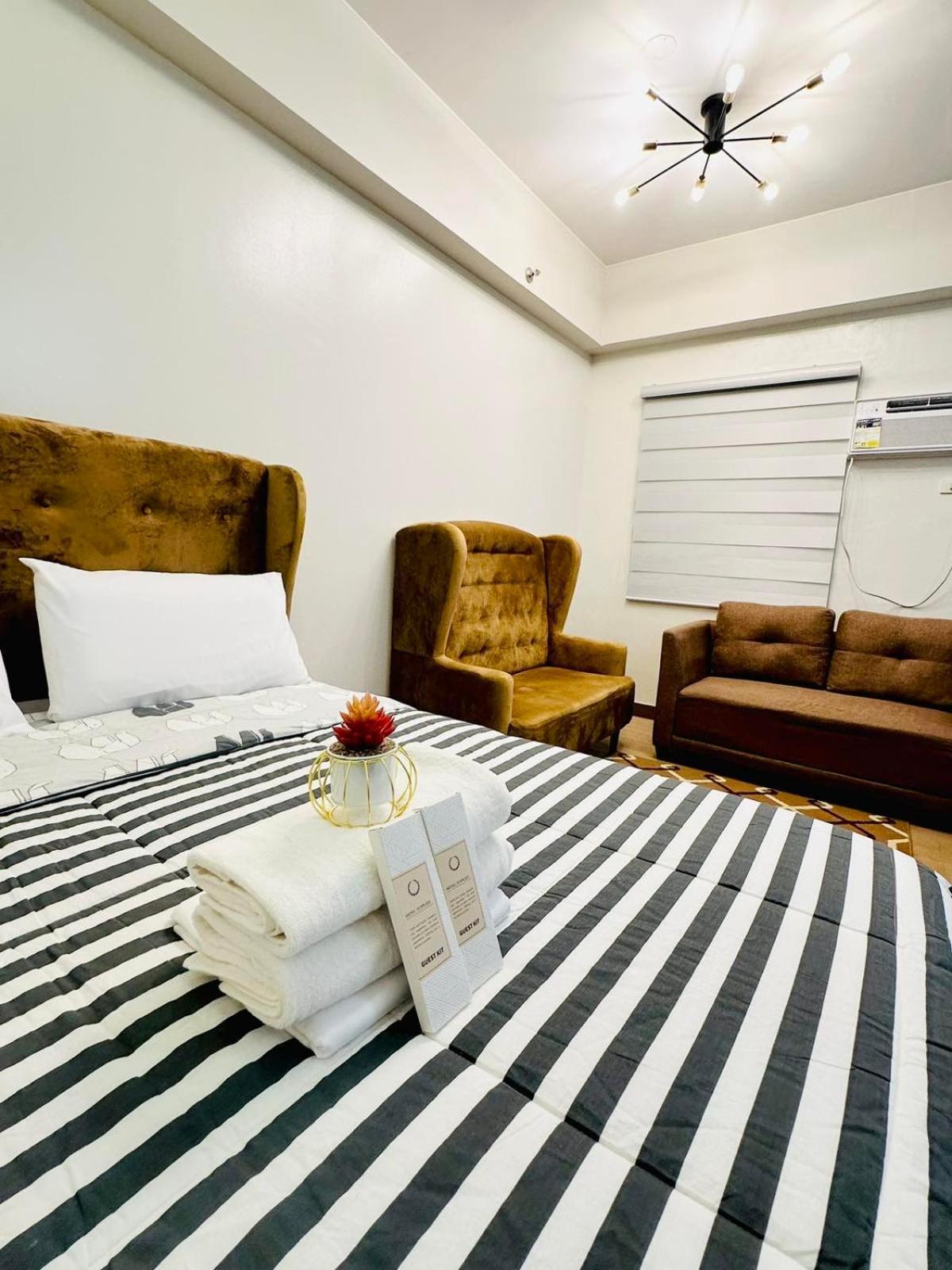 Starlight Suites Trece Martires Eksteriør bilde