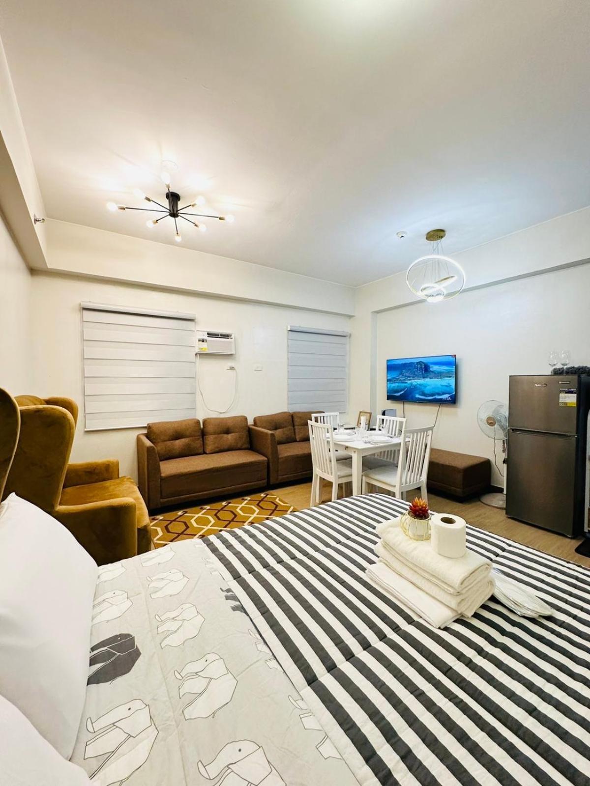 Starlight Suites Trece Martires Eksteriør bilde