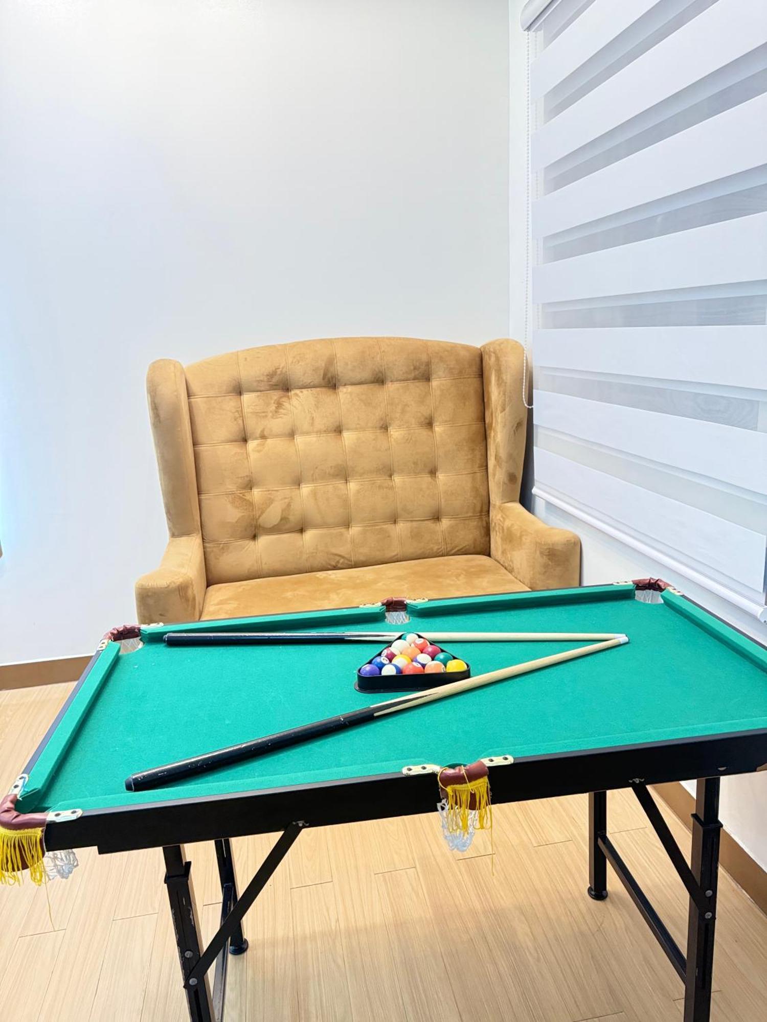 Starlight Suites Trece Martires Eksteriør bilde